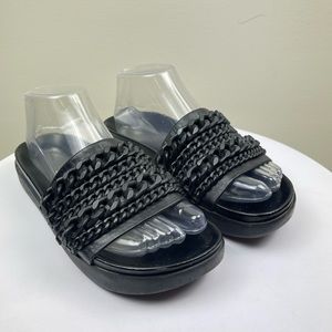 Kendall & Kylie Shiloh Slides